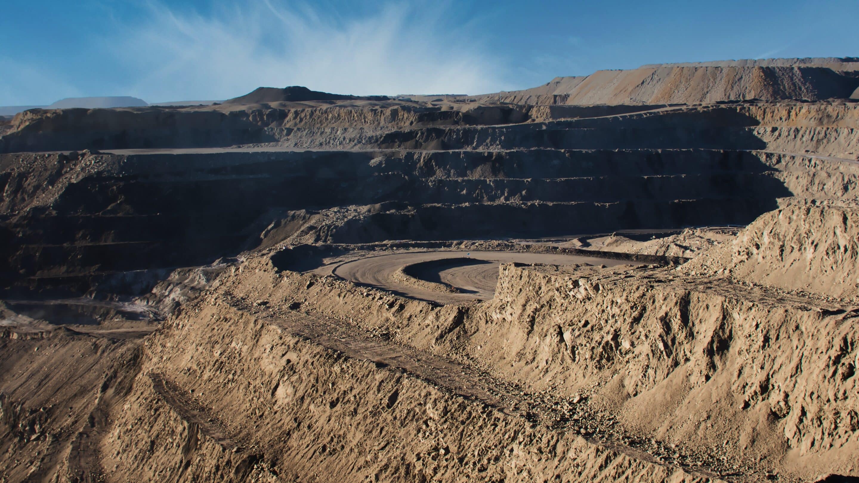 mining-4838141 (1)